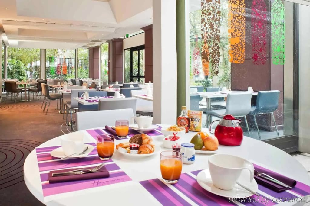 Mercure Paris Centre Tour Eiffel Hotel - photo 17