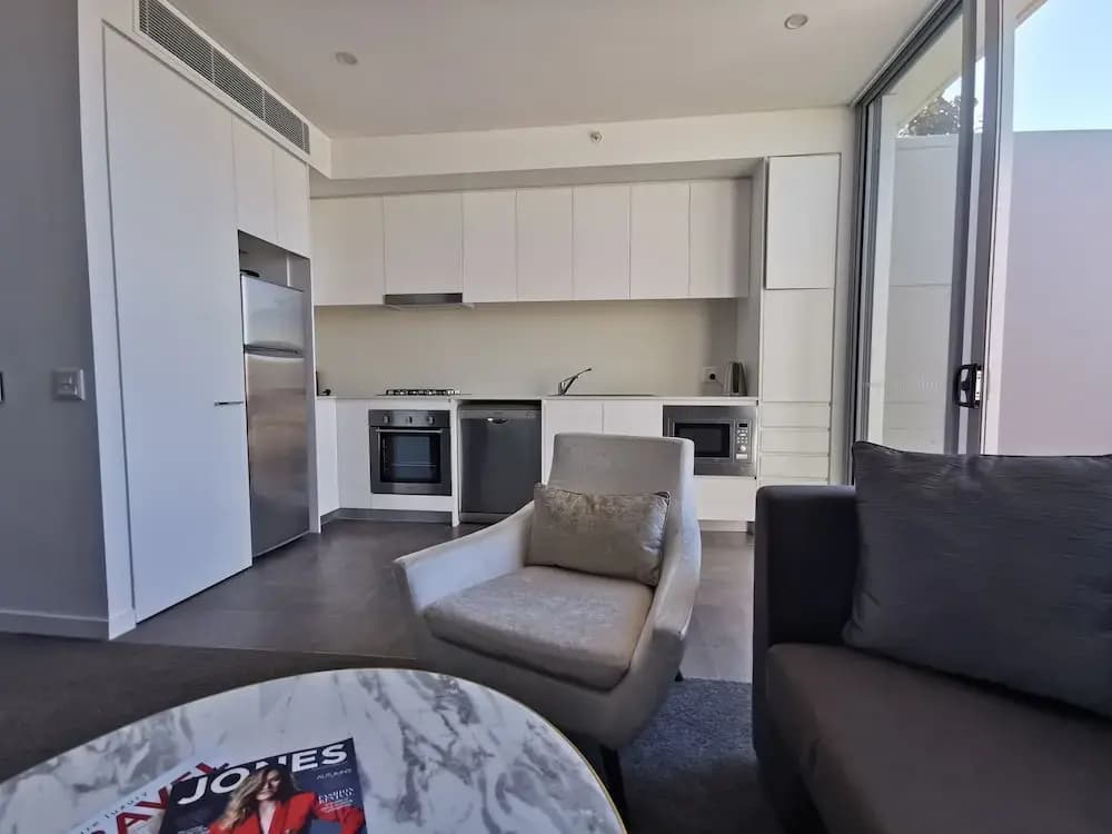 Top Level Large One Bedroom Apartment - photo 5