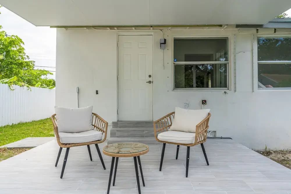 Upper Design District 3BD Home w/Jacuzzi and Backyard - photo 30
