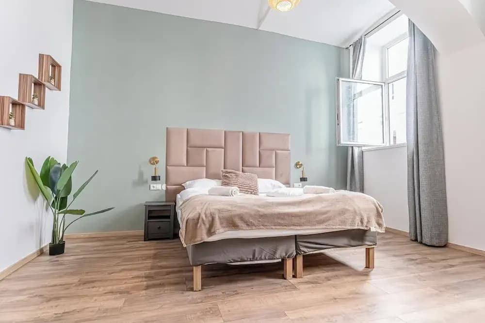 Chic 1BR Apartment Near Westbahnhof - photo 1