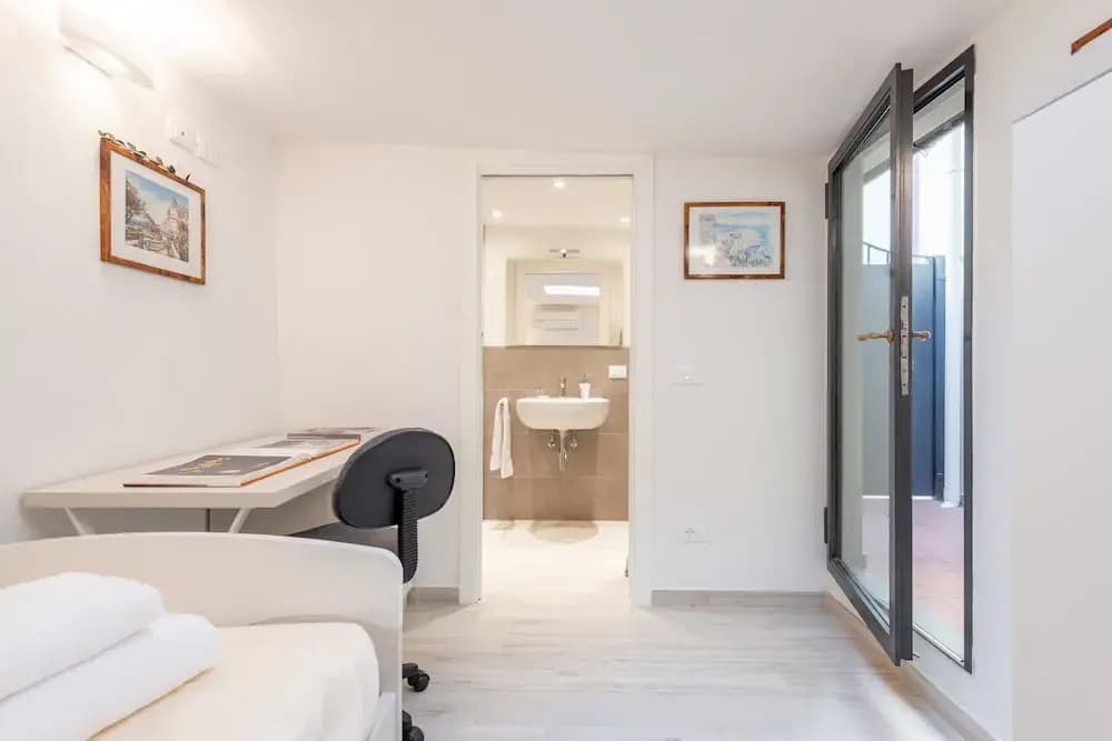 Stibbert Apartment - photo 21