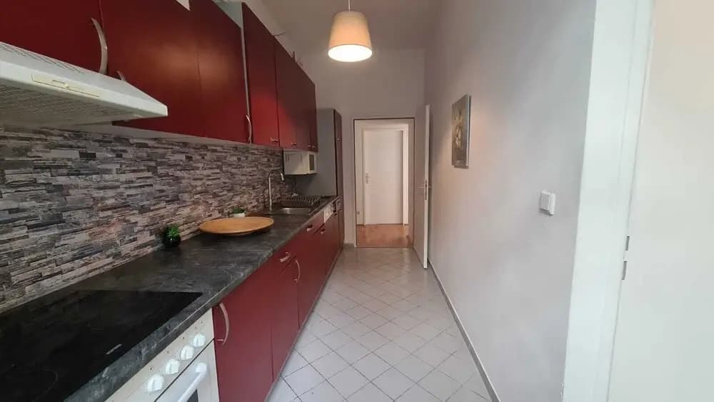 Comfortable 3BR Apartment Belvedere Area - photo 9