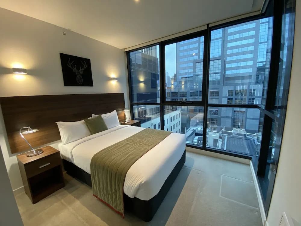 Flinders Street Apartments - photo 6