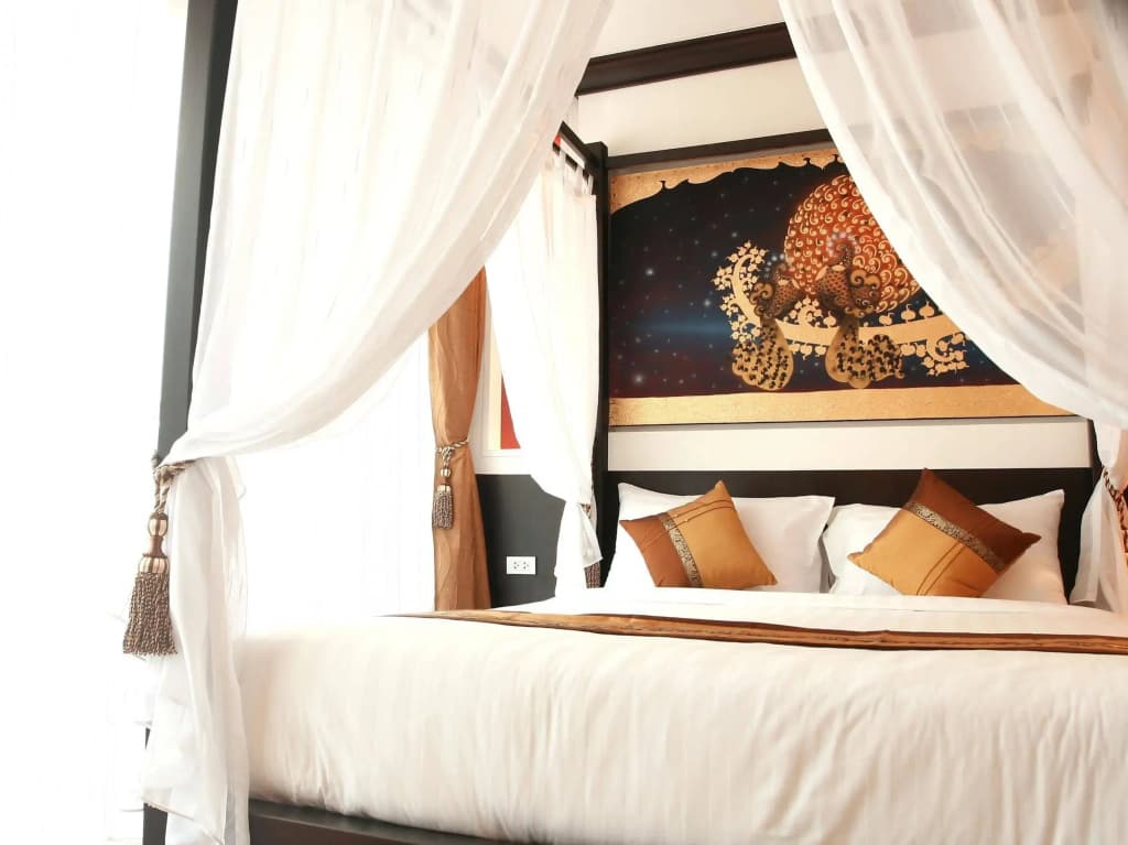 Mirth Sathorn Hotel - photo 3