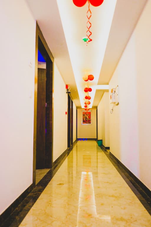 Hotel Ishaan Palace Near IGI Delhi Airport - photo 25