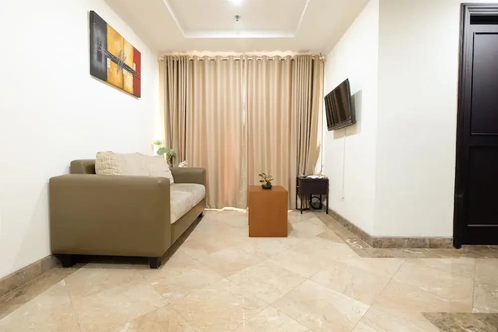 Spacious Riverside Pluit Apartment - photo 1