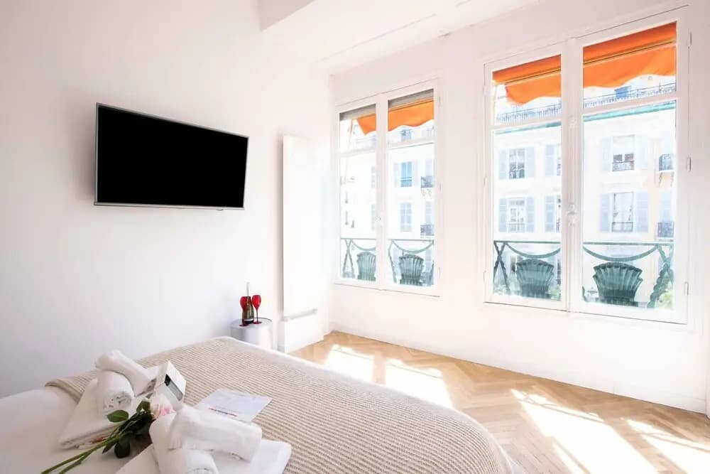 Le Magenta in Nice With 1 Bedrooms and 1 Bathrooms - photo 6