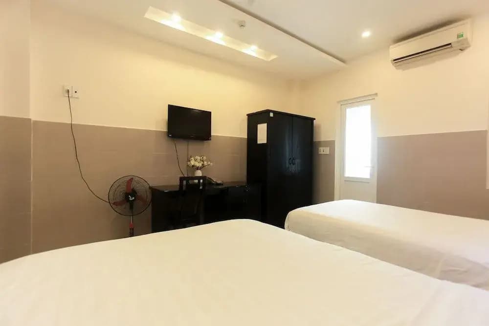 OYO 1072 Dragon Hotel - photo 2