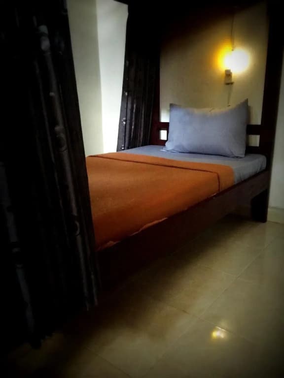 Putra Ubud Guest House - photo 4