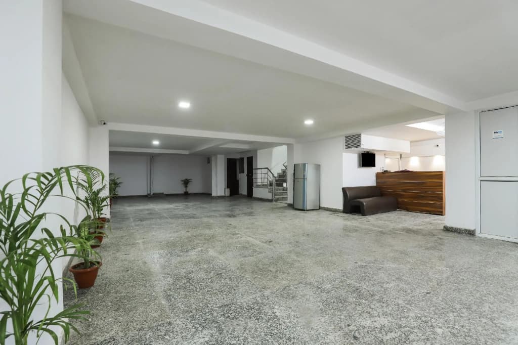 OYO 28606 Kavya Residency - photo 10
