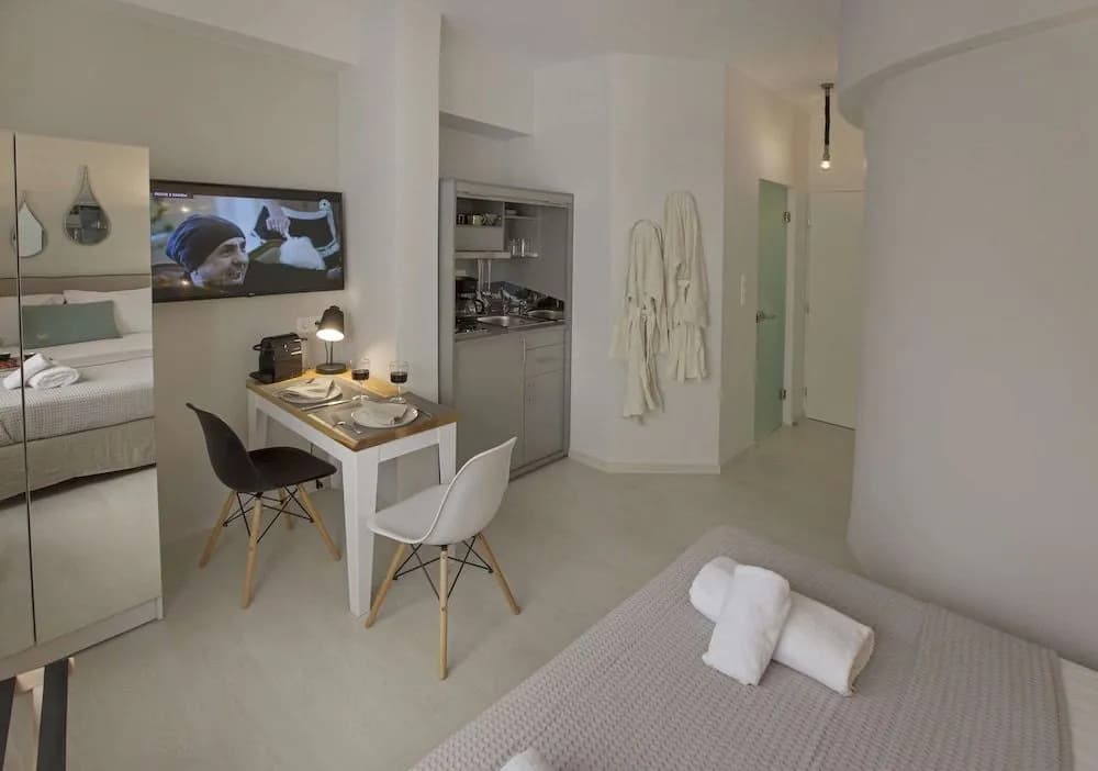 Ermou Stylish Suites by GHH - photo 6