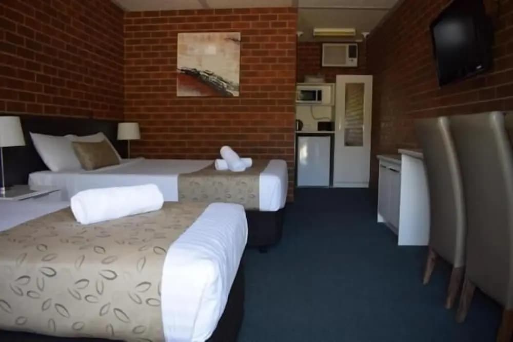 Healesville Motor Inn - photo 17