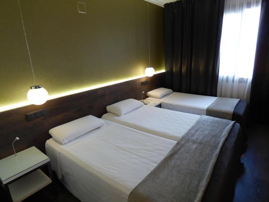 Hotel Moderno Barcelona - photo 35