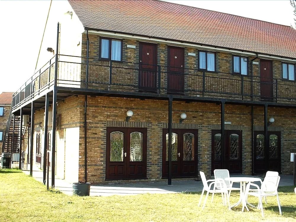 Riverside Hotel - photo 1