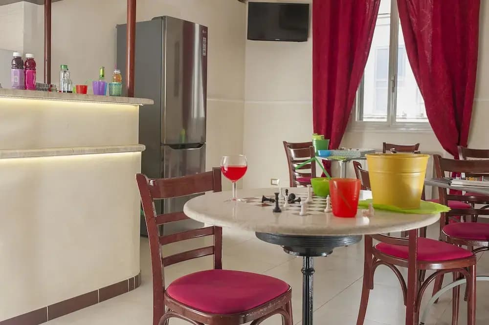 Des Artistes Budget Rooms - photo 16