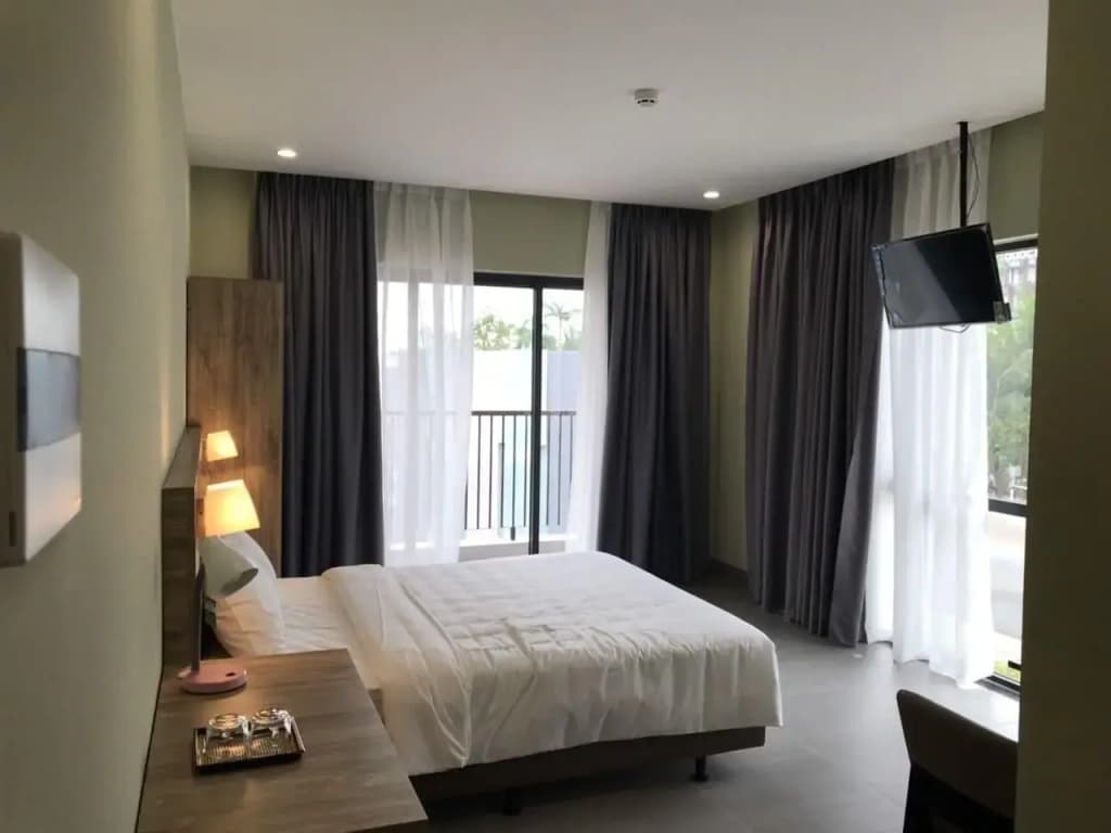 VYVY Hotel - photo 3