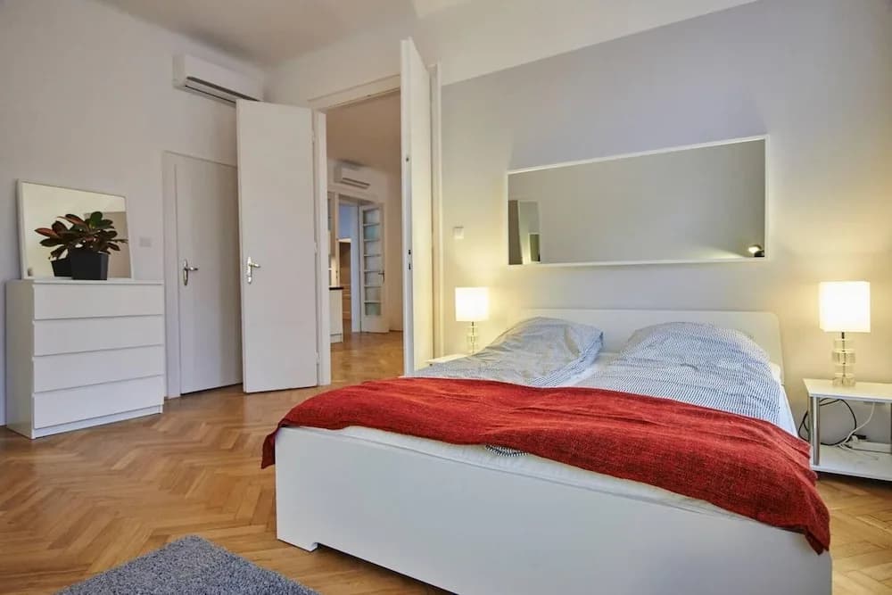 1 Bedroom Apartment Sleeps 2 -balcony -lift Access - photo 3