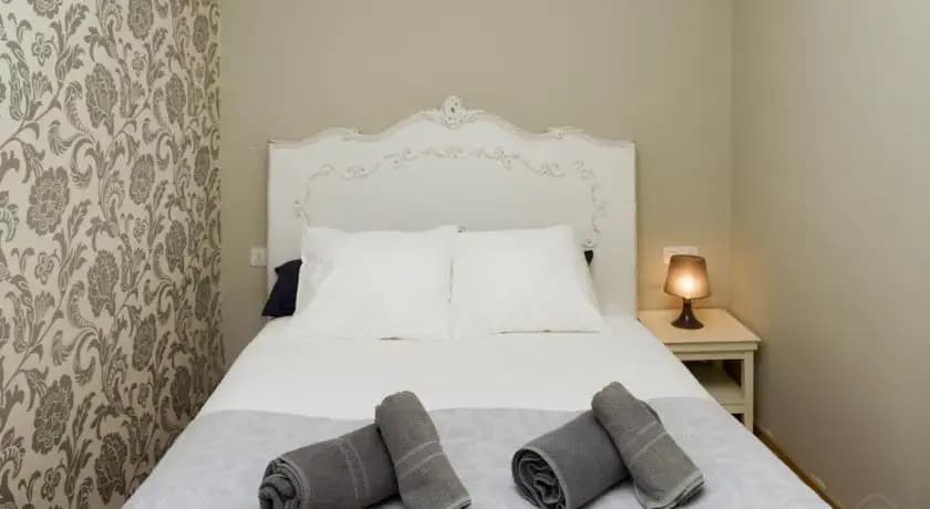 El Born Apartments - photo 3