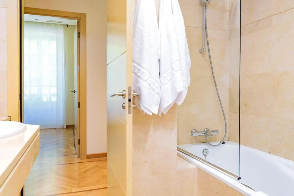 Velazquez Suites - photo 2