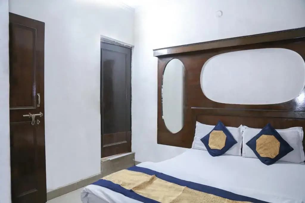 Hotel Konark - photo 7