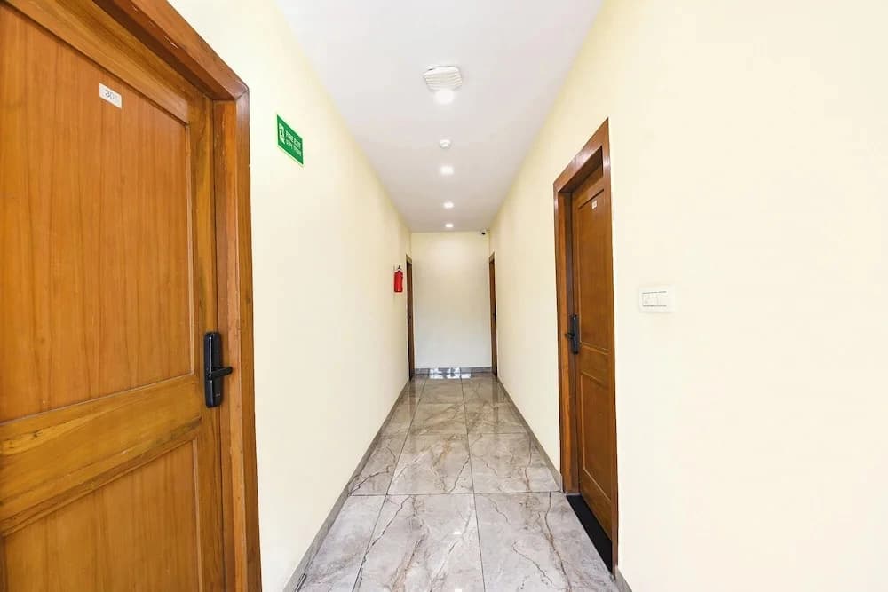 Fabhotel Celebrity Inn - photo 14
