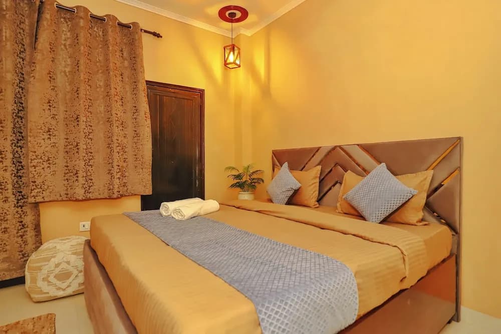 Roomshala 072 Hotel Starlight - main photo