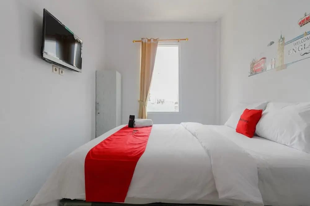 RedDoorz Plus near Taman Rasuna Menteng - photo 4