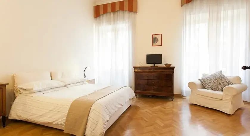 Hadrian House - photo 7