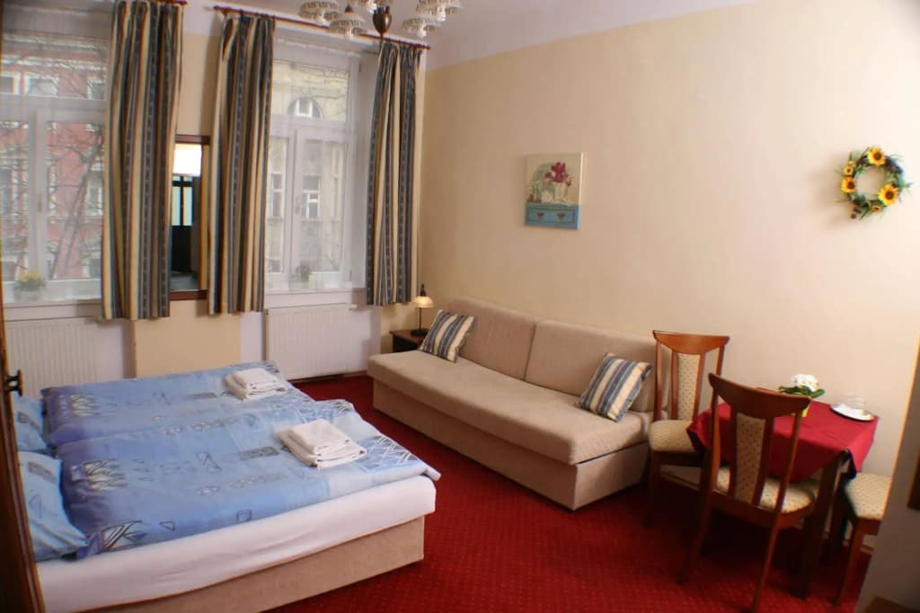 Hotel Aaron - photo 3