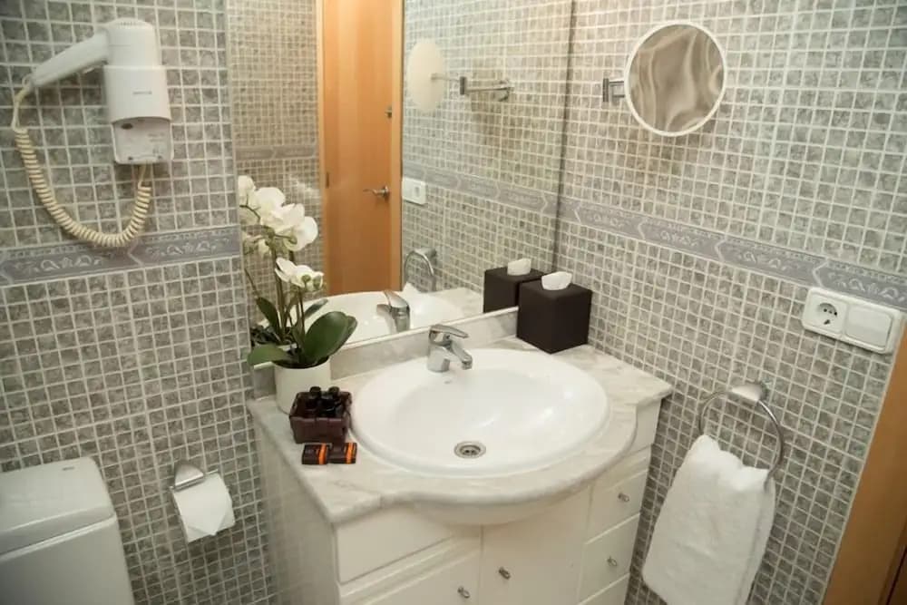 Lodgers Choice Rentals - photo 8