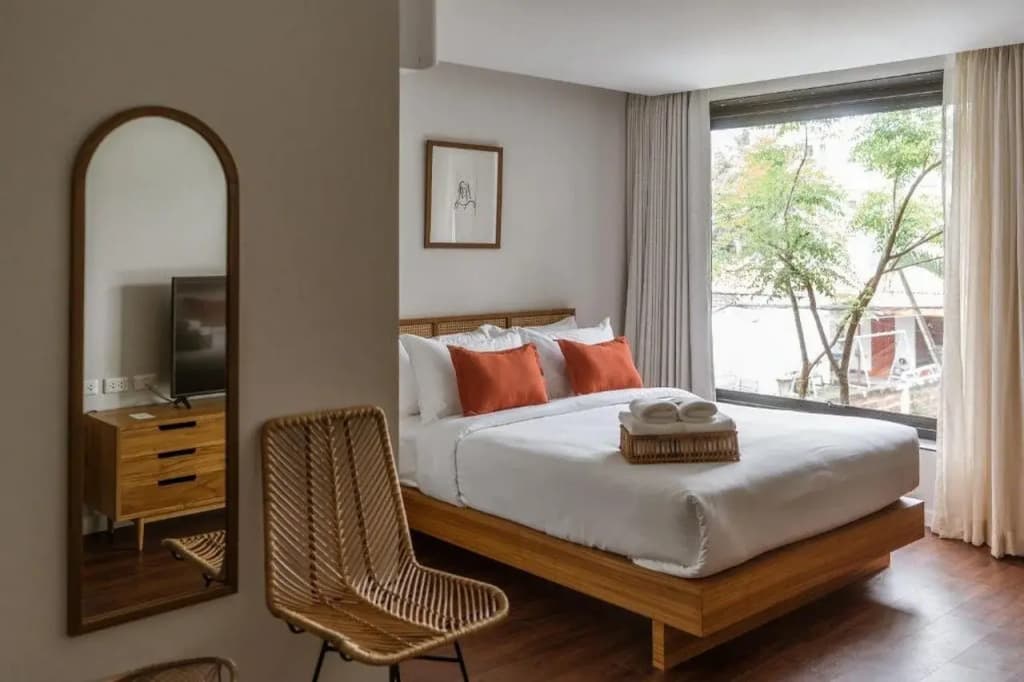 The Earth Hotel - photo 4