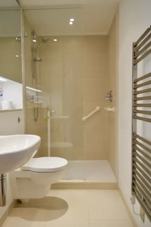 1 Bedroom Central Apartment - photo 7