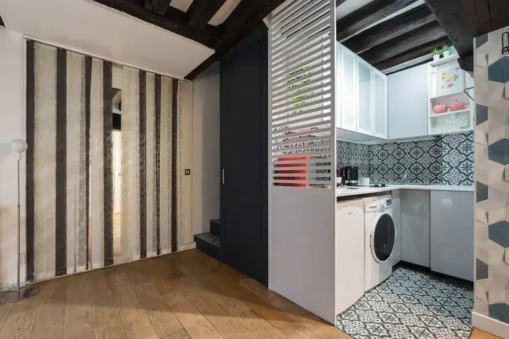 Chic Apartment With Patio - 2br/6p - Le Marais - photo 13