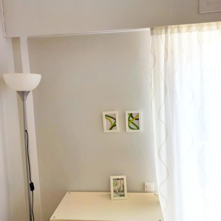 Central, Bright and Comfortable Apartment with balcony - photo 2