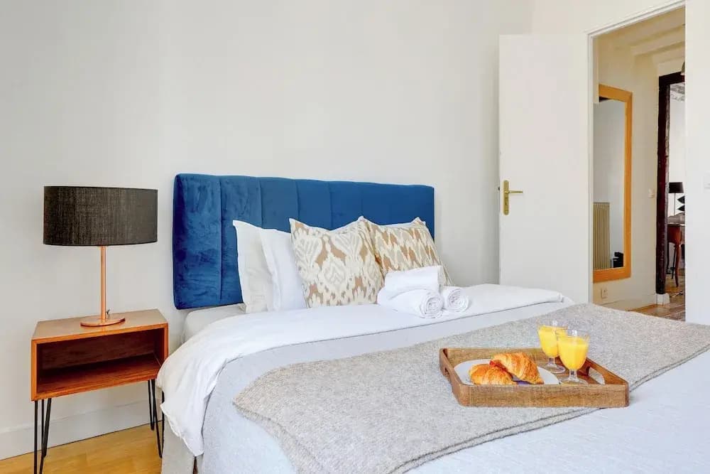 Charming 1BR Steps from Saint-Germain - photo 1