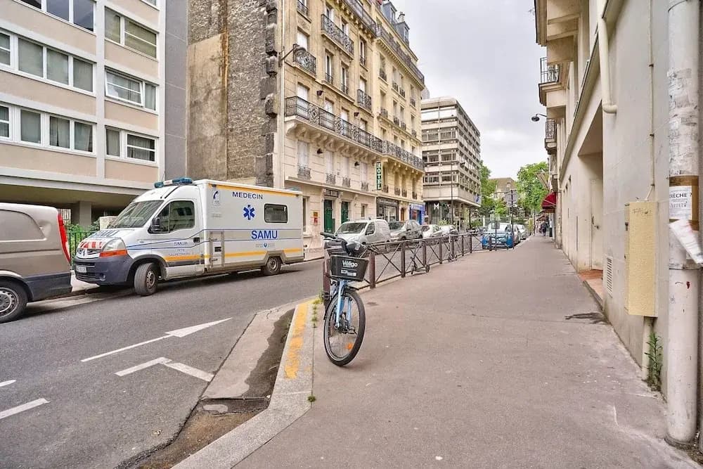 Charming 3 Room Apartment - Paris - photo 12