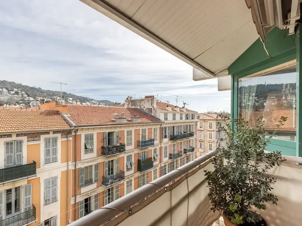 Elegant Holiday Home in Nice with Balcony - photo 13