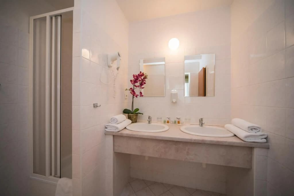 TOP HOTEL Praha & Conference Centre - photo 32