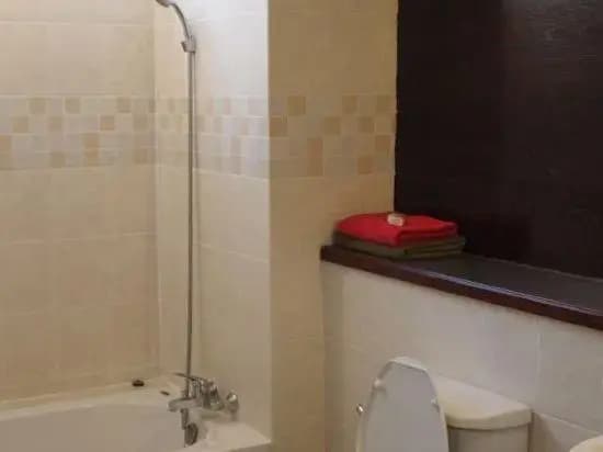 Le Vanvarothai Saladaeng Residence - photo 11