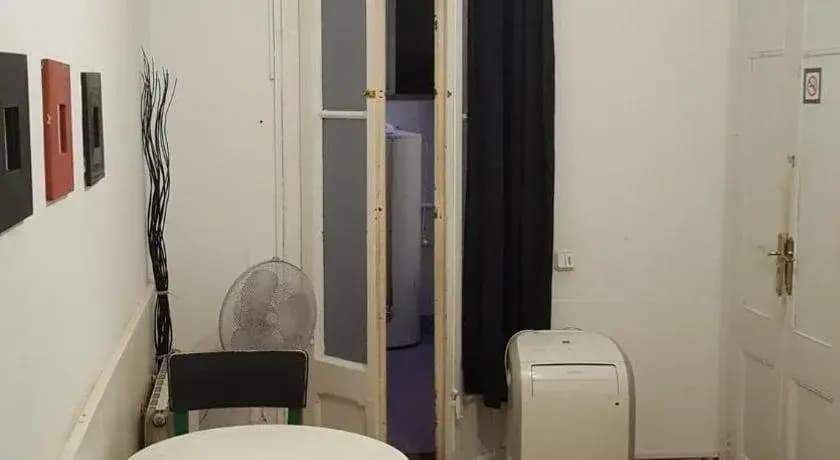 Fabrizzios Terrace Hostel - photo 8