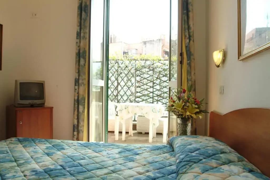 Tirreno Hotel - photo 10