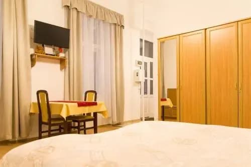 Authentic Klauzal Apartment - photo 5