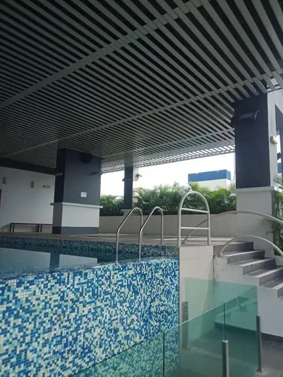 VUE RESIDENCES SERVICE SUITE 8 Pax - photo 2