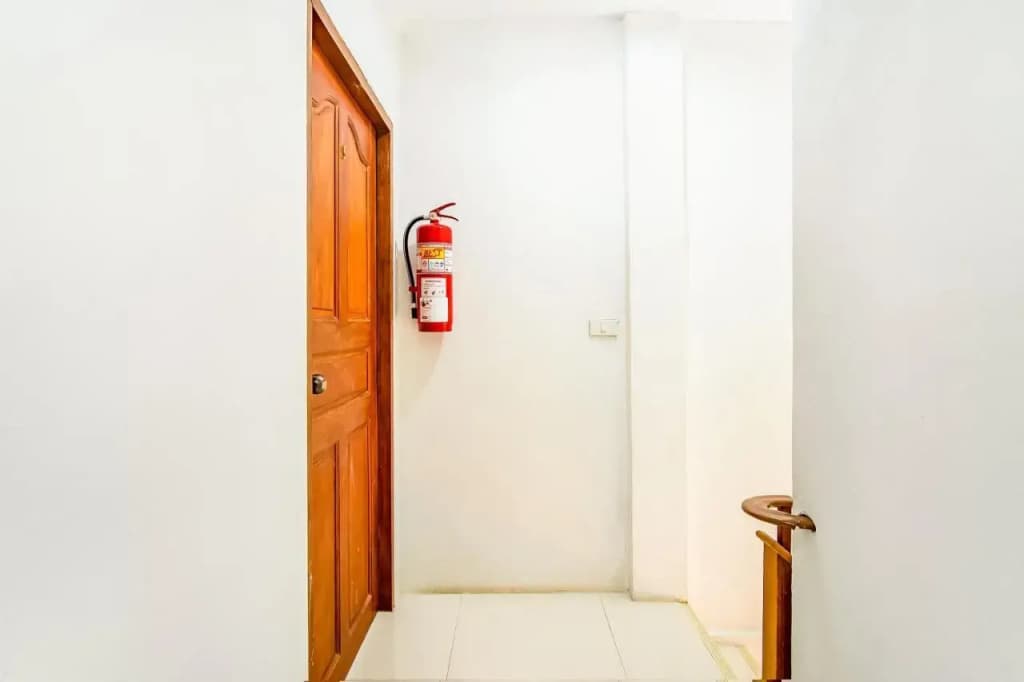 Skipper's Guesthouse - photo 9