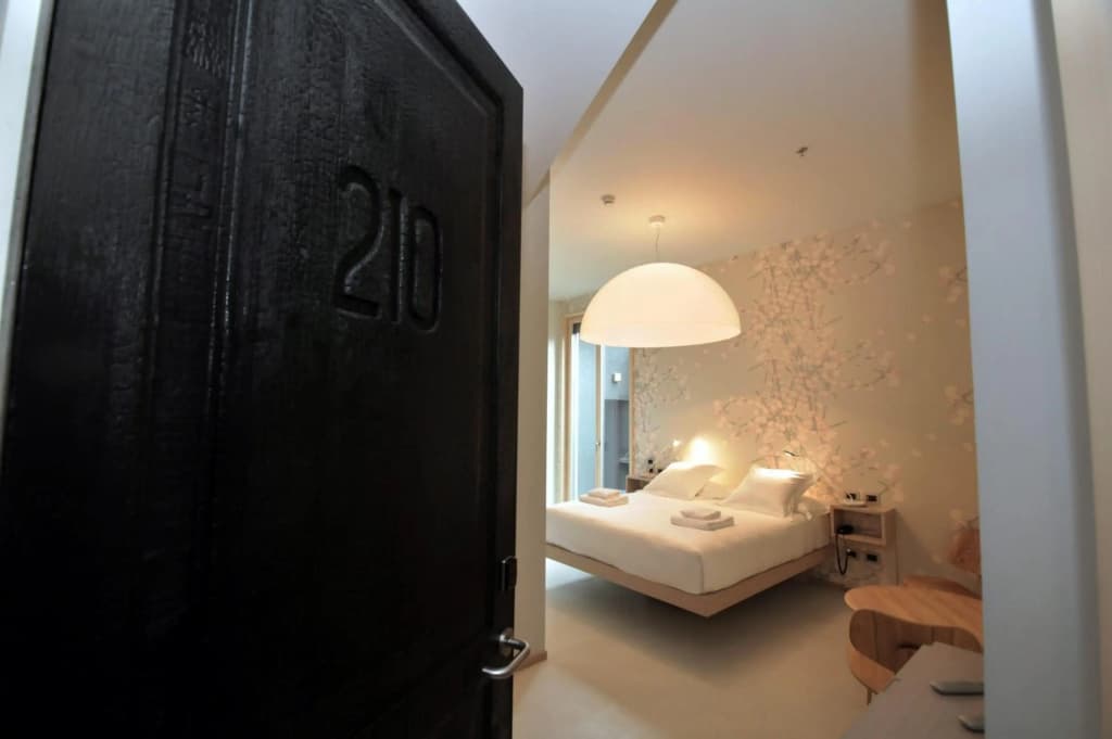 NU Hotel - photo 24