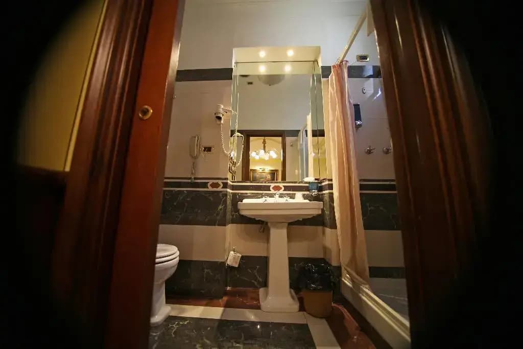 Hotel Borromeo - photo 10