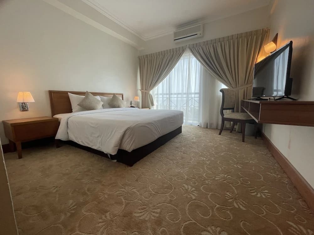 Putra Brasmana Hotel - photo 6