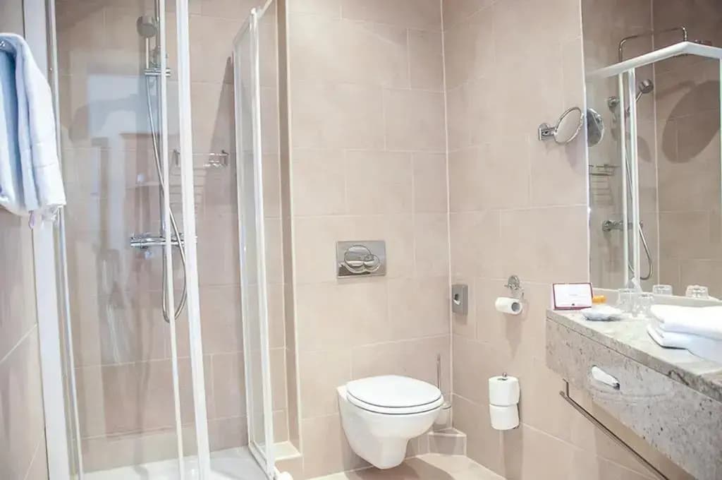 Opera Suites - Self Check-in - photo 9