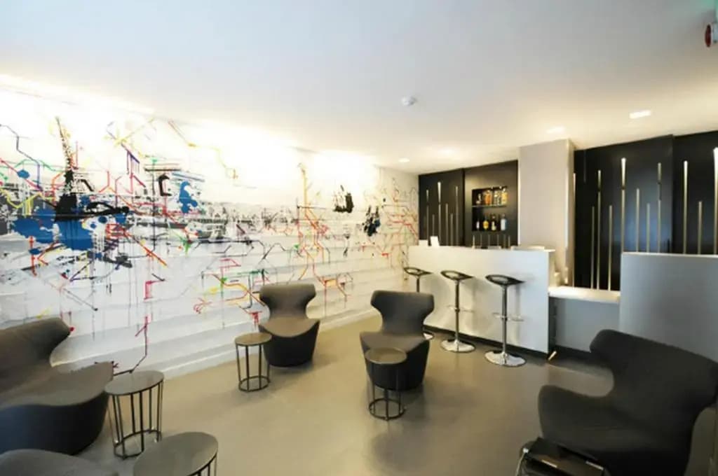 Hotel Arc de Triomphe Etoile - photo 18