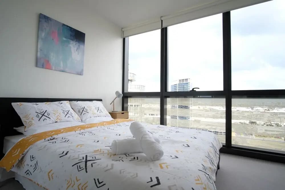 889 on Collins Waterfront Apartments - photo 3